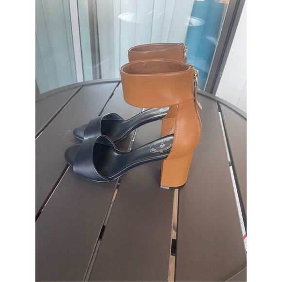 Brooks Brothers Color Block Stacked Heel Sandals Navy Blue Tan Size 8 - Picture 9 of 10